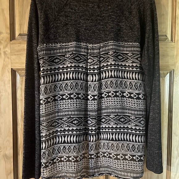 Aztec Sheer Back Top - Picture 2 of 3